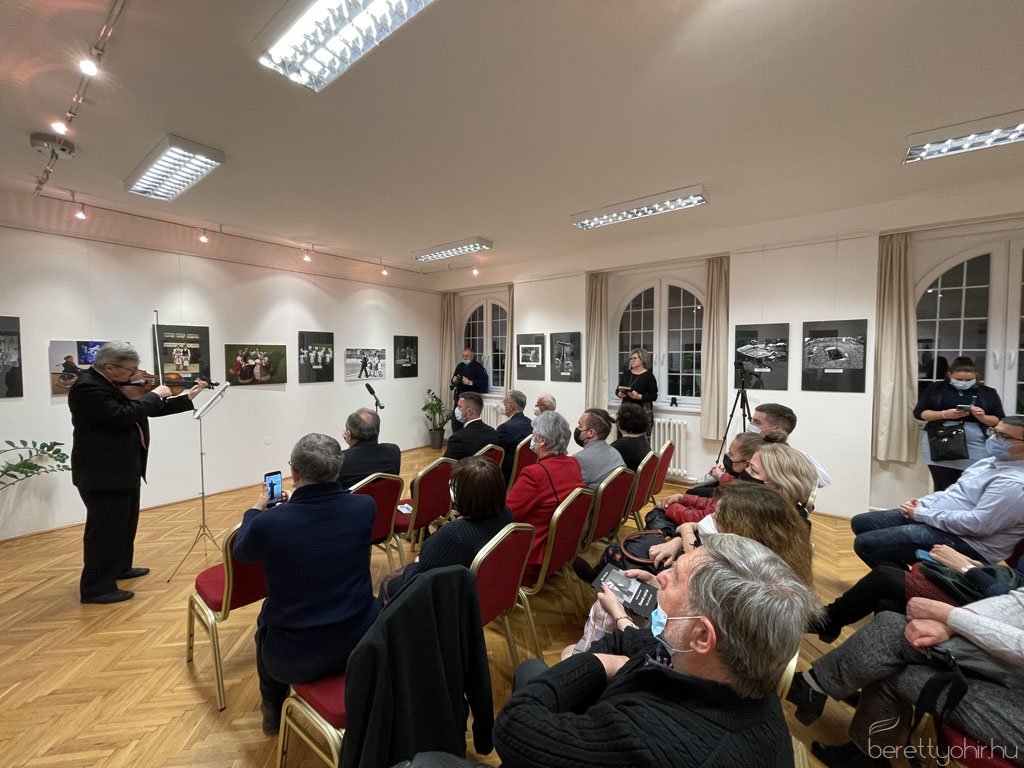 Tóth István jubileumi fotóliállítása 06